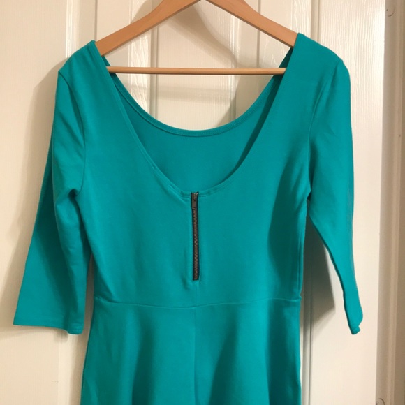 Dress - Picture 3 of 3